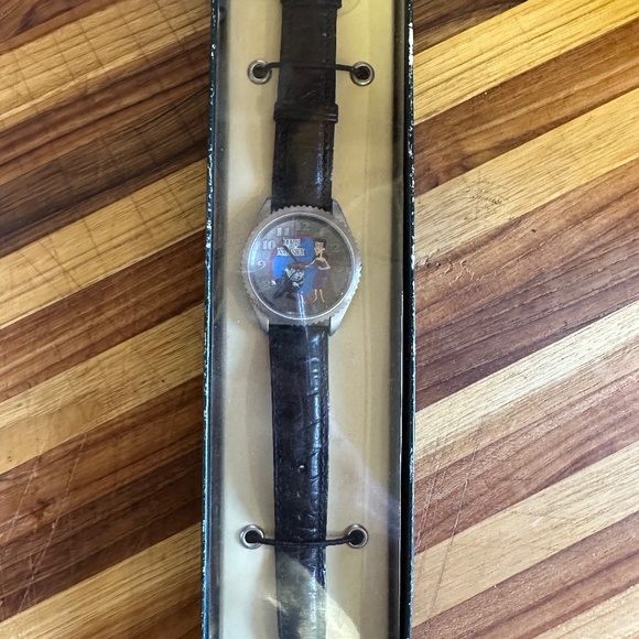 VINTAGE BORIS & NATASHA WATCH BY FOSSIL - Picture 4 of 6